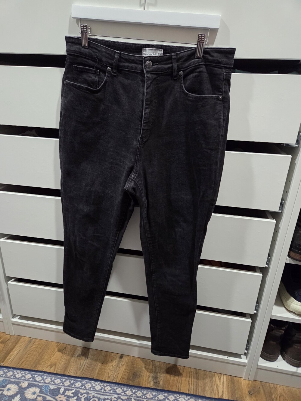 Classic Black Women’s Jeans - Slim Fit